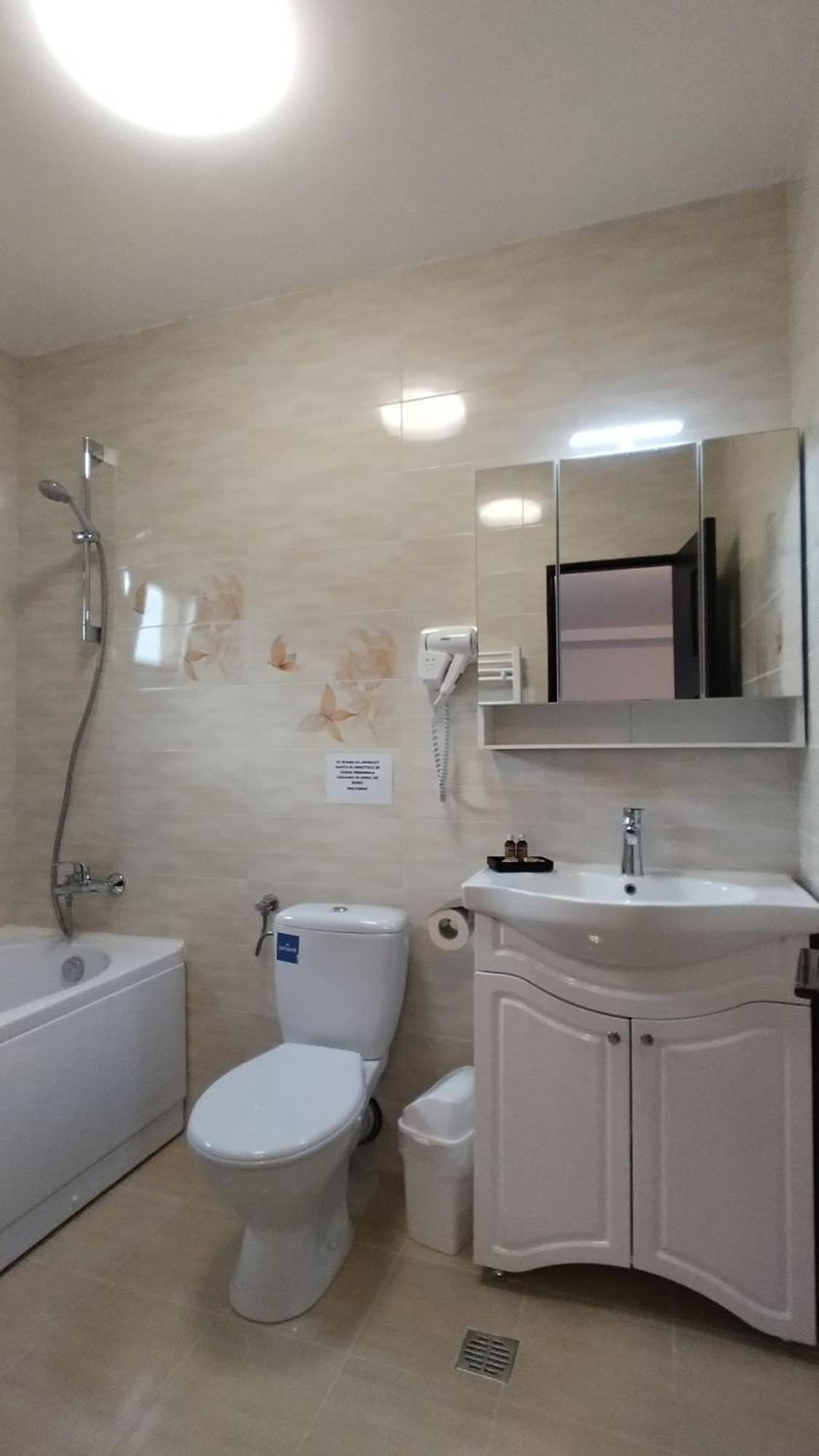 La Amy Apartment Pangarati Luaran gambar