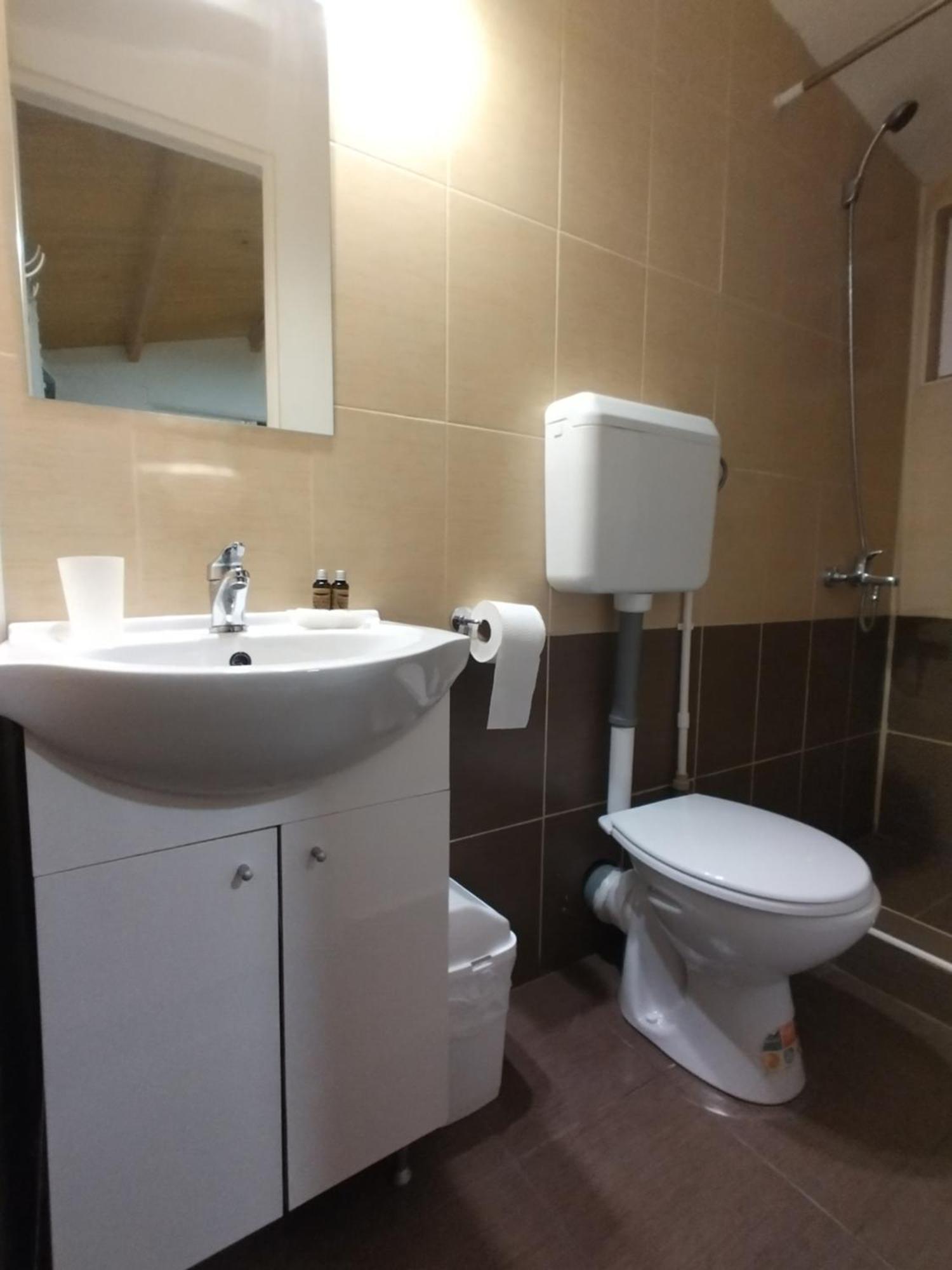 La Amy Apartment Pangarati Luaran gambar